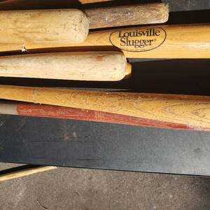 lot 471 image: Vintage Bat Collection