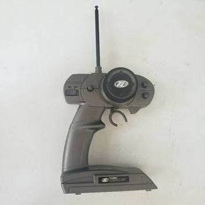 lot 321 image: Team Losi 27MHz Am Transmitter Triplet