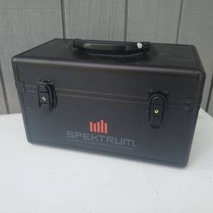 lot 352 image: Spectrum DX4S 4-Channel DSMR Radio w 2 SR410