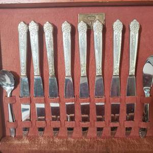 lot 530 image: King Edwards Silverplate Tableware