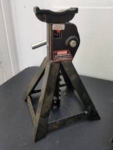 lot 488 image: Craftsman 3 Ton Hydraulic Floor Jack