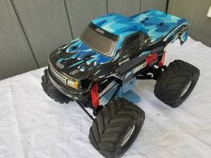 lot 245 image: HPI Racing Wheely King 4x4 RCR Truck, Blue