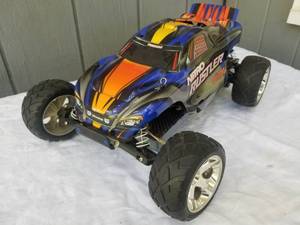 lot 241 image: Traxxas Nitro Rustler RC Truck