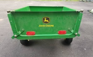lot 3 image: John Deere 10 Pull Behind Cart
