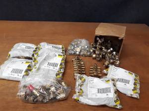 lot 306 image: Lot of (100) VIEGA 12 and 34 PureFlow PEX Press Brass Fittings