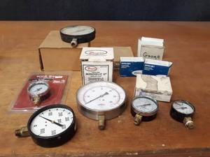 lot 411 image: Lot of (14) Pressure Gauges - Some New and Some Used