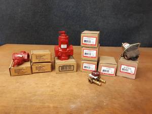 lot 415 image: Lot of NEW Bell and Gossett Valves