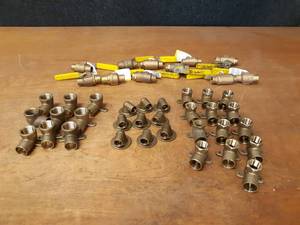 lot 343 image: Lot of (42) 12 and 34 Sweat Brass Ball Valves and 90° Elbows