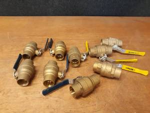lot 344 image: Lot of (9) 1-14 Brass Sweat Ball Valves - FNW and Milwaukee