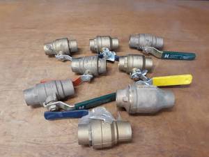 lot 345 image: Lot of (8) 1-14 Brass Sweat Ball Valves
