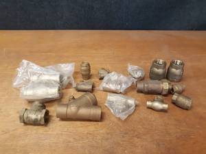 lot 422 image: Lot of (16) Brass Check Valves - From 12 up to 1-14
