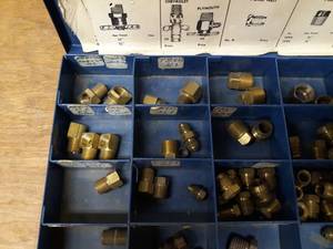 lot 447 image: Brass Fittings in Organizer Tray - Most are around 18 NPT or Compression
