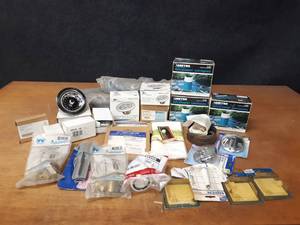 lot 541 image: Large Lot of Faucet and Bathroom Parts