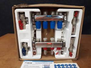 lot 553 image: Legend 1.000 4-Port Precision Stainless Steel Manifold - Parts Missing