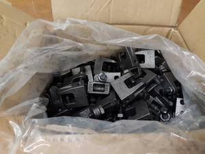 lot 571 image: Case of Caddy 300 38 Beam Clamps