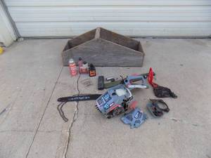 Chainsaw Parts Earthquake 45cc, Wooden ToolboxMachete