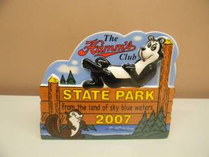 lot 27 image: VINTAGE HAMMS BEAR 2007 THE HAMMS CLUB STATE PARK COMMEMORATIVE - NICE - RARE - SEE PICTURES