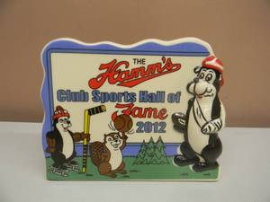 lot 33 image: VINTAGE HAMMS BEAR 2012 THE HAMMS CLUB CLUB SPORTS COMMEMORATIVE - NICE - RARE - SEE PICTURES