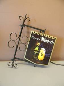 lot 42 image: RARE - VINTAGE HAMMS WALDECH DOUBLE SIDED BAR LIGHTSIGN - WORKS - GREAT PIECE - APPROX 13 BY 18 - SEE PICTURES