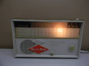 lot 48 image: VINTAGE GRAIN BELT BEER SCOREBOARD RADIO - WORKS - AWESOME PIECE - OLD SCHOOL - SEE PICTURES