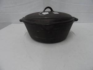 10 Cast Iron Dutch Pot No. 8