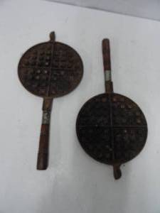 6 12 Cast Iron Waffle Pan