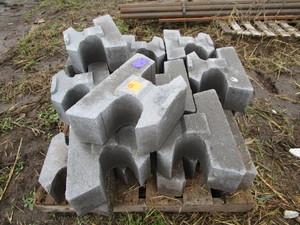 Retaining Block