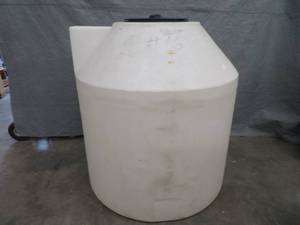 lot 5 image: 300 GAL - 35 SQUATTIE - WINE BARREL WITH SCREW ON DOUBLE LID