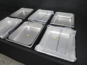 lot 32 image: 6 POLAR WARE STAINLESS STEEL PANS IN ORIGANAL BOX (NSF)