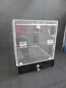lot 52 image: PULLTAB BOX