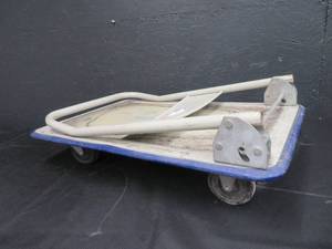 lot 93 image: FOLDABLE 4 WHEELED CART