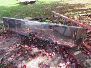 lot 95 image: BIG SILVER HENDRICKSON SEMI BUMPER