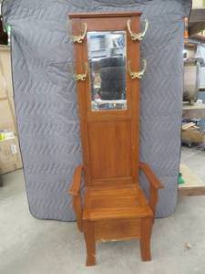 lot 104 image: STUNNING SOLID OAK VINTAGEVICTORIAN HALL TREE WITH MIRROR AND SEAT FOR STORAGE GOLD ACCENT HANGERS