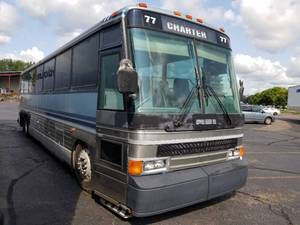 lot 501 image: 1988 MCI 102A3 Intercity Coach Bus