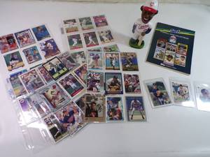 Minnesota Twins Baseball Cards with Carew Bobblehead