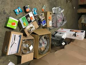 Lot of  Lighting and MISC Orginal Customer Returns See Pics