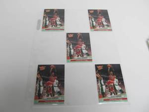 lot 9 image: Group of Michael Jordan 1992-93 Fleer Ultra