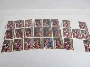 lot 15 image: Lot of Michael Jordan 1992-93 Fleer Basketball Cards