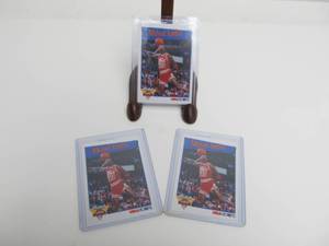 lot 45 image: Lot of 3 Michael Jordan 1991 Hoops Slam Dunk #4