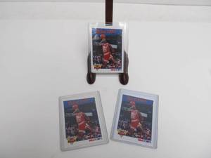 lot 46 image: Lot of 3 Michael Jordan 1991 Hoops Slam Dunk #4