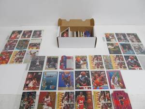 lot 59 image: Large Lot of Assorted Hakeem Olajuwon Cards