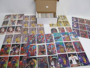 lot 115 image: Lot of Assorted Hoops Basketball Cards