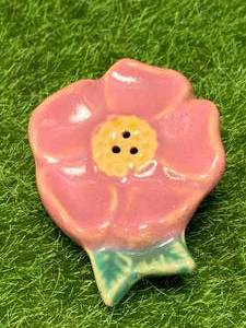 lot 5 image: Vintage Rosemeade Pottery Rose Shaker