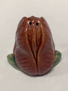 lot 15 image: Vintage Rosemeade Pottery Rose