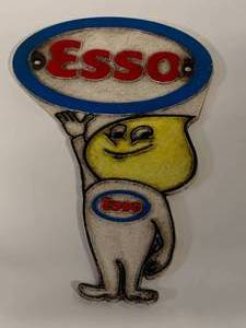 lot 16 image: Cast Iron Esso Oil Sign 11 Long (heavy)