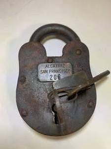 lot 30 image: Alcatraz Lock with 2 Keys  5 Long