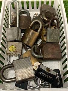 lot 33 image: Lot of Miscellaneous Locks & Keys