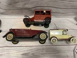 lot 35 image: Lot of 3 Vintage Toy Cars