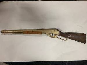 lot 37 image: Daisy Model 1201 BB Gun Vintage