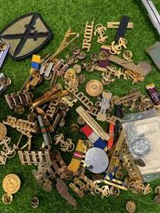 lot 46 image: Large Lot of Military Pins Patches
